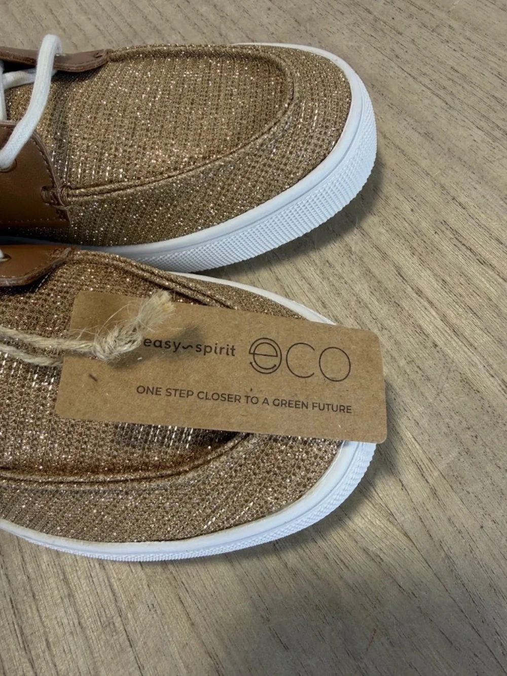 NWT Easy Spirit Eco Womens 7.5M Gold Glitter Lace Up Casual Sneakers Comfort